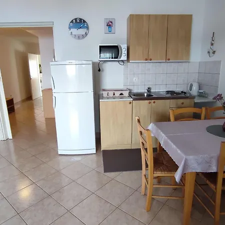 בית נופש In Mit Schoener Terrasse By Interhome קריקווניצה